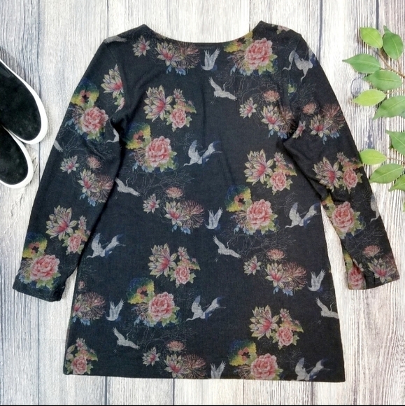 Soft Surroundings Heron Floral Print Tunic Top Black All Over Print Women's M - Picture 2 of 6